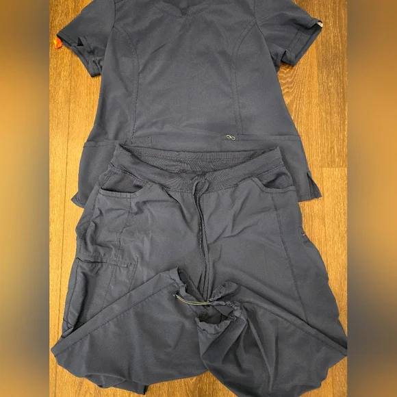 Navy Blue Cherokee Infinty - Picture 2 of 6